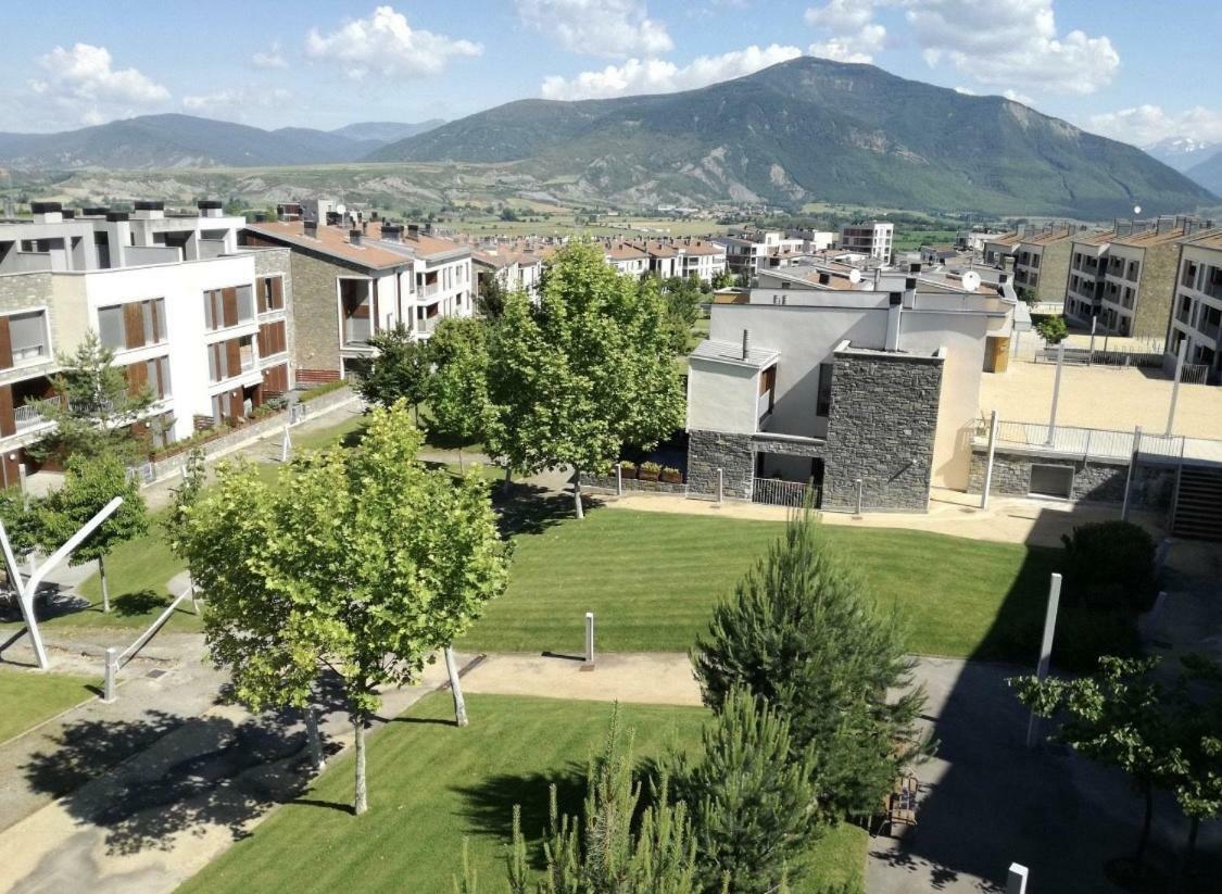 Deluxe Pirineos Lägenhet Sabiñánigo Exteriör bild